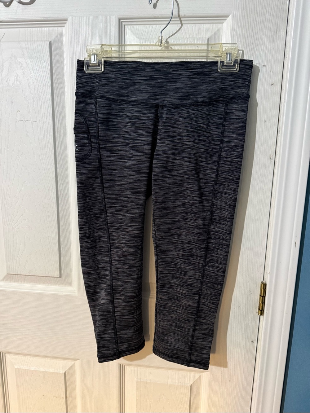 Danskin Heathered Black Crop Leggings for Women’s